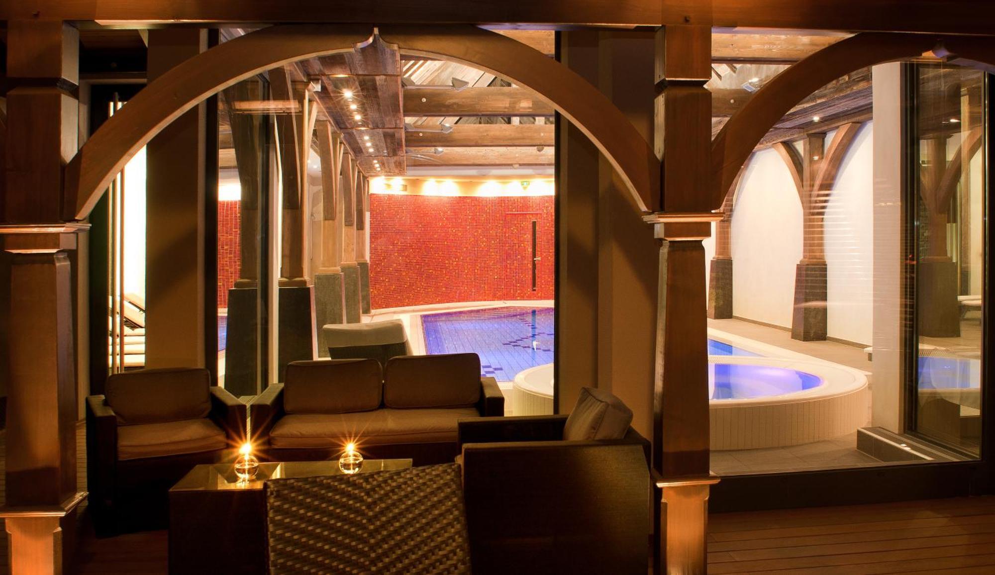 洛吉酒店公园及Spa 圣伊波利特 外观 照片